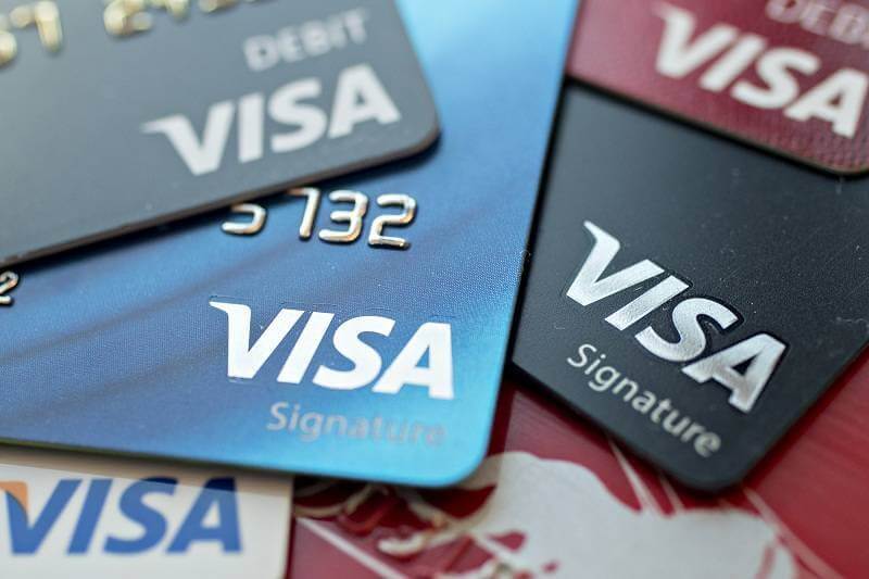 Thẻ Visa là loại thẻ gì và thẻ Visa có rút tiền được không?